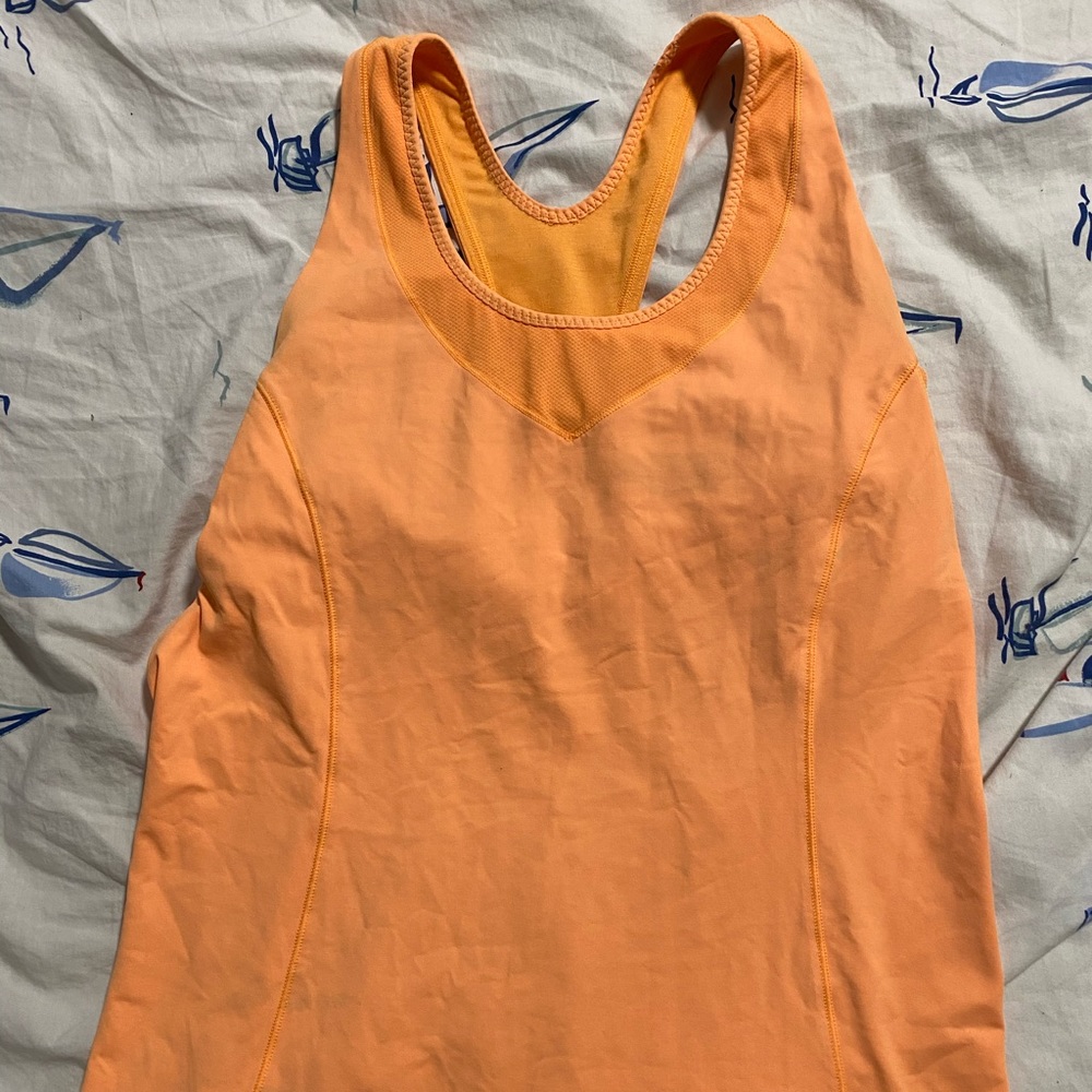 Lululemon tank